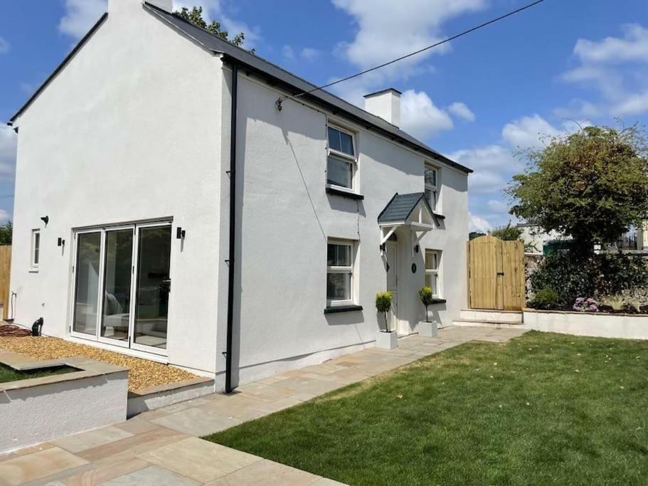 Charming Cottage Close To M4 Bridgend Bridgend (Wales) Exterior foto